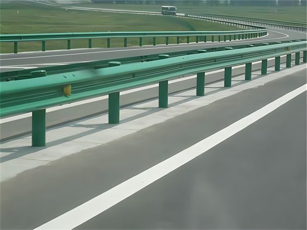 广西高速护栏板守护安全广泛应用于多个行业