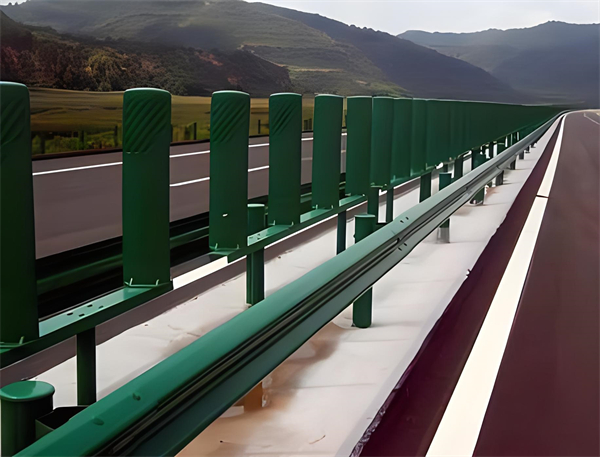 广西三波护栏板在高速公路的应用